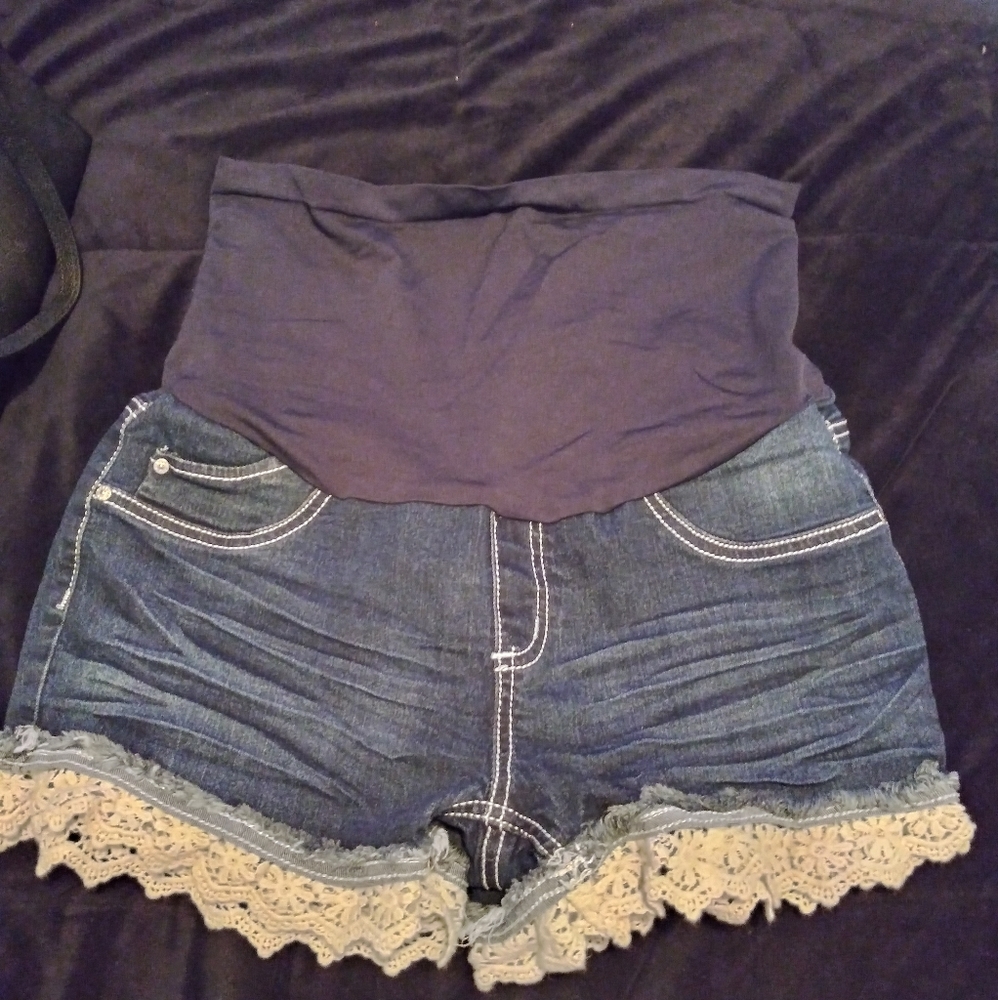 Maternity shorts